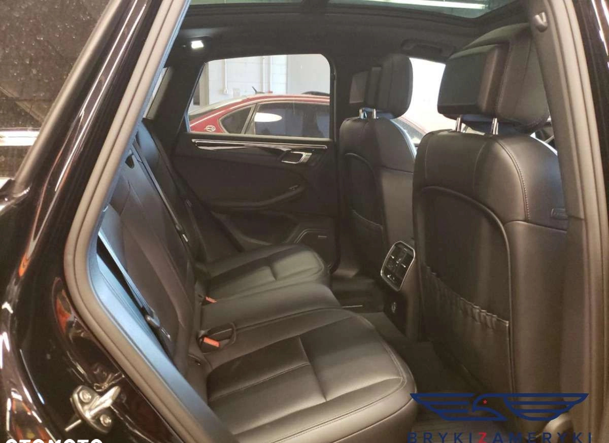 Porsche Macan cena 83200 przebieg: 54872, rok produkcji 2018 z Stepnica małe 56